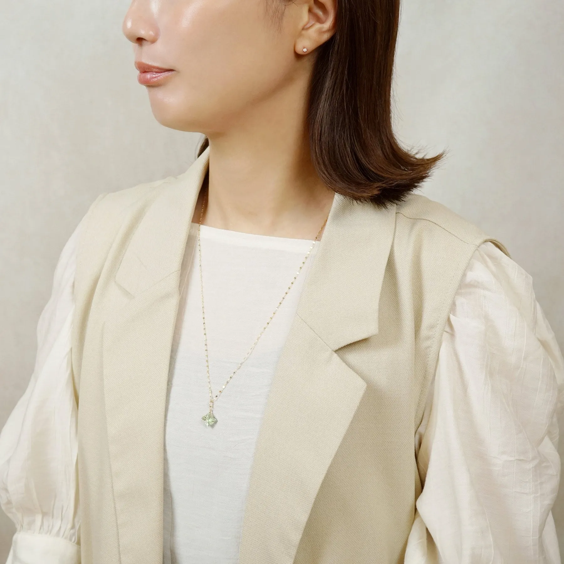 10K Green Quartz Necklace Charm (Yellow Gold)