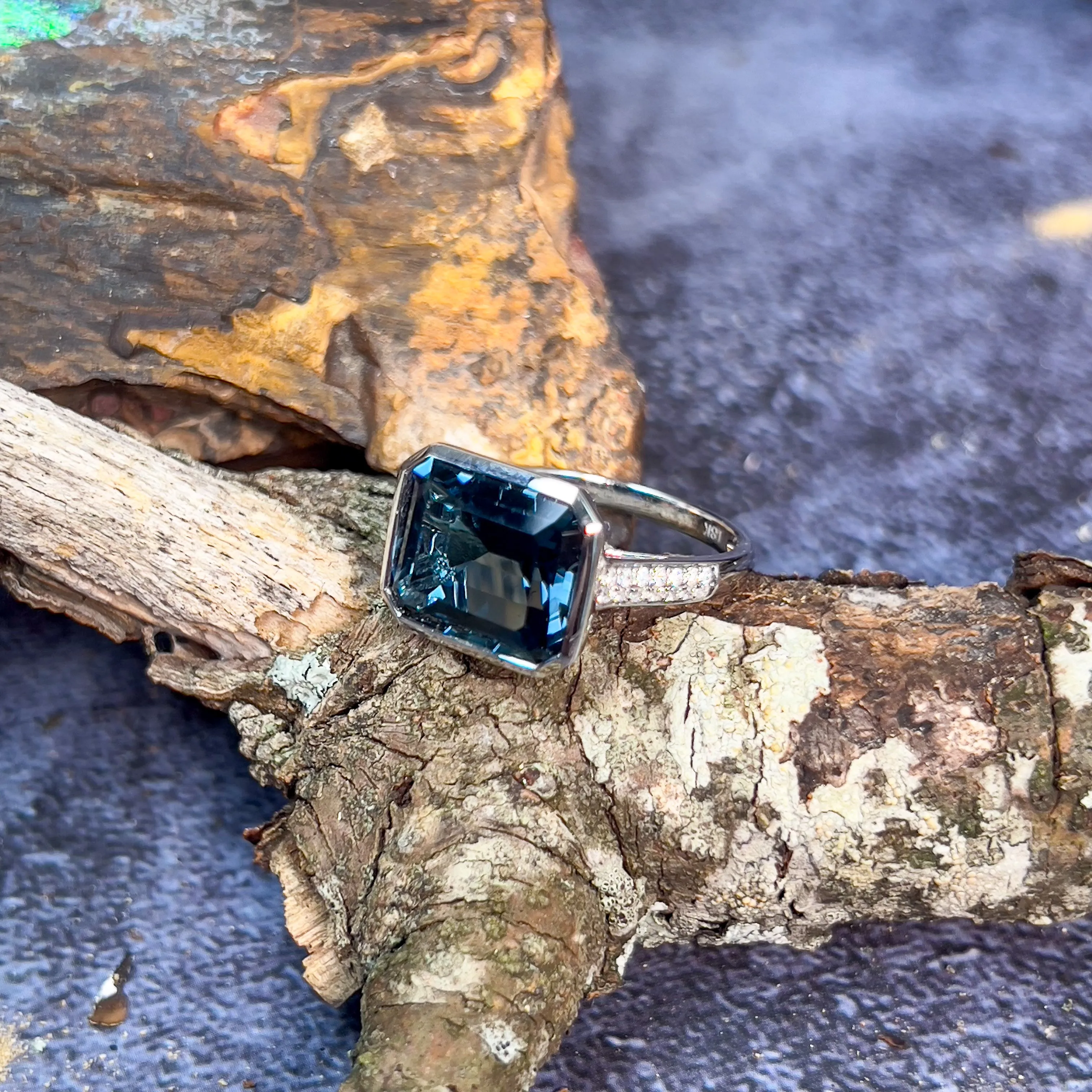 18kt White Gold London Blue Topaz 7.4ct and Diamond ring horizontal set