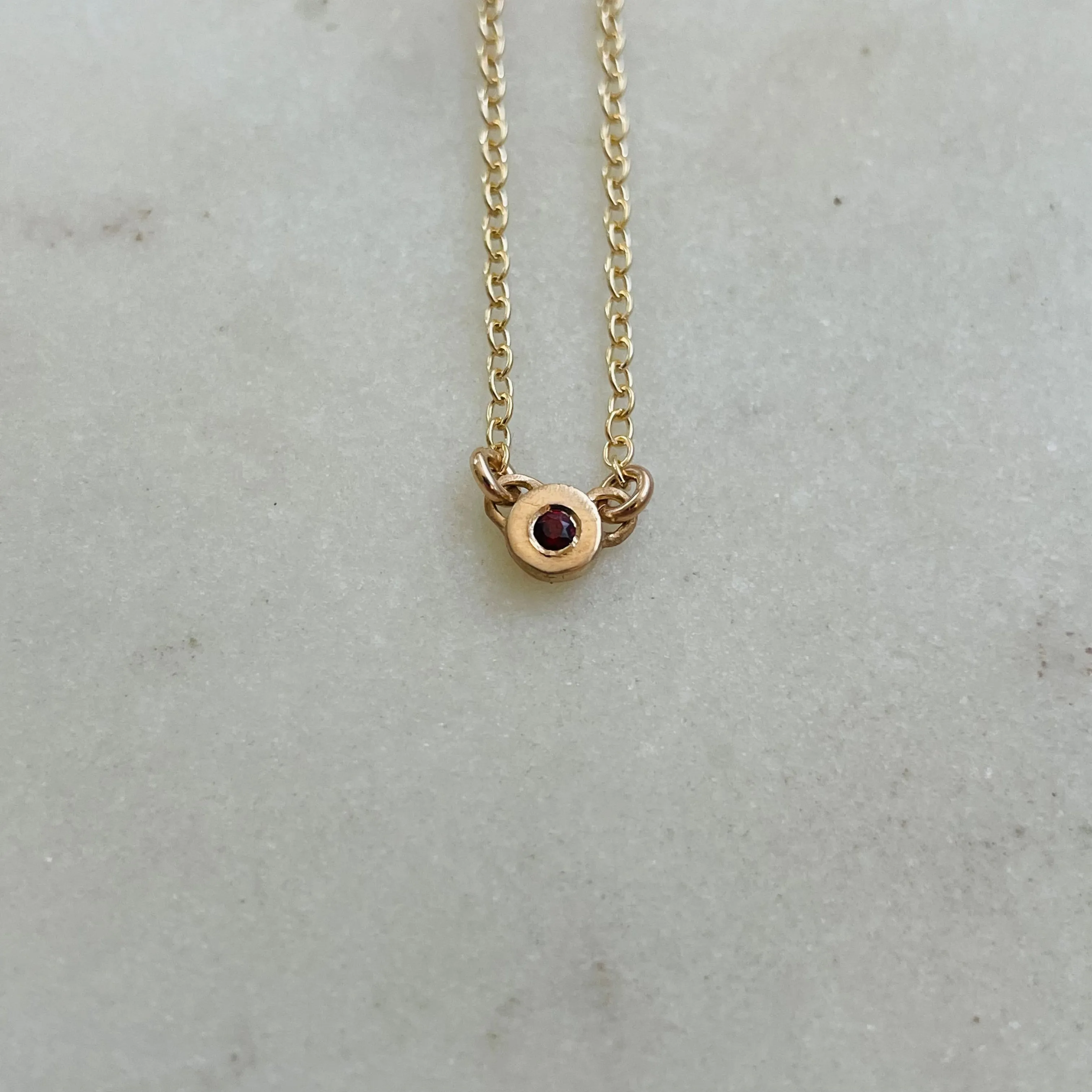 GRACE NECKLACE   GARNET