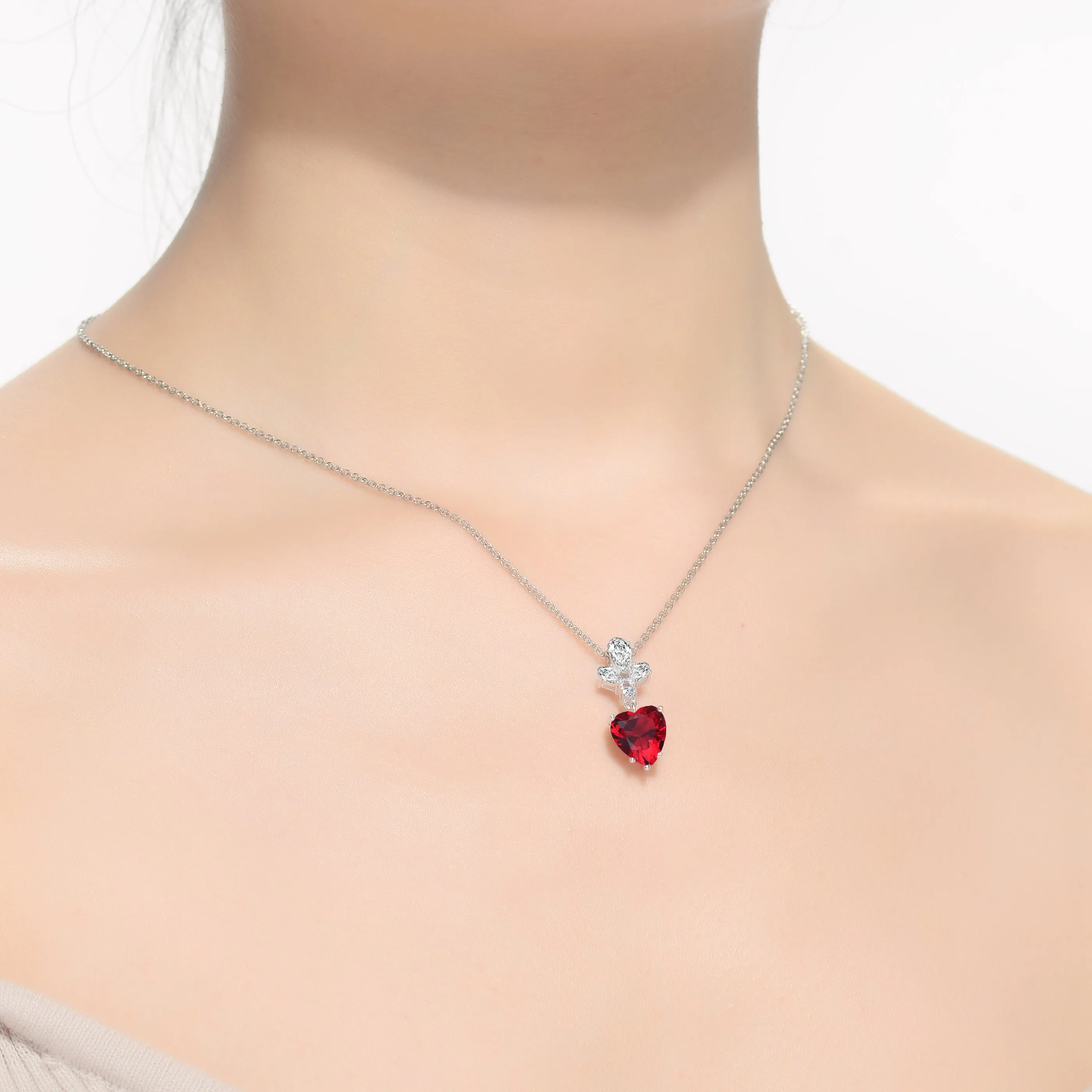 La Roche Dainty Blue Solitaire Heart Pendant Necklace