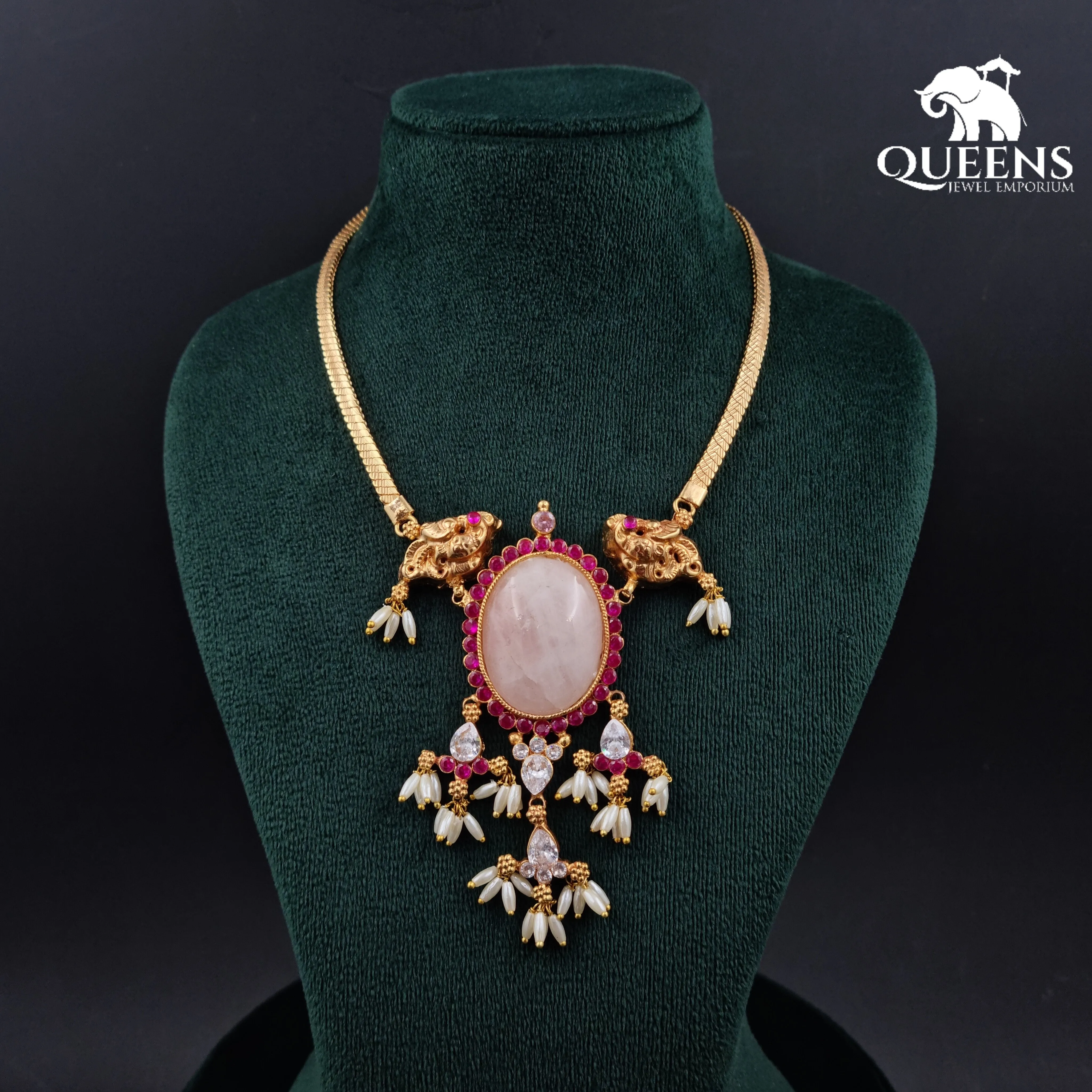 MAATHURI KEMP NECKLACE