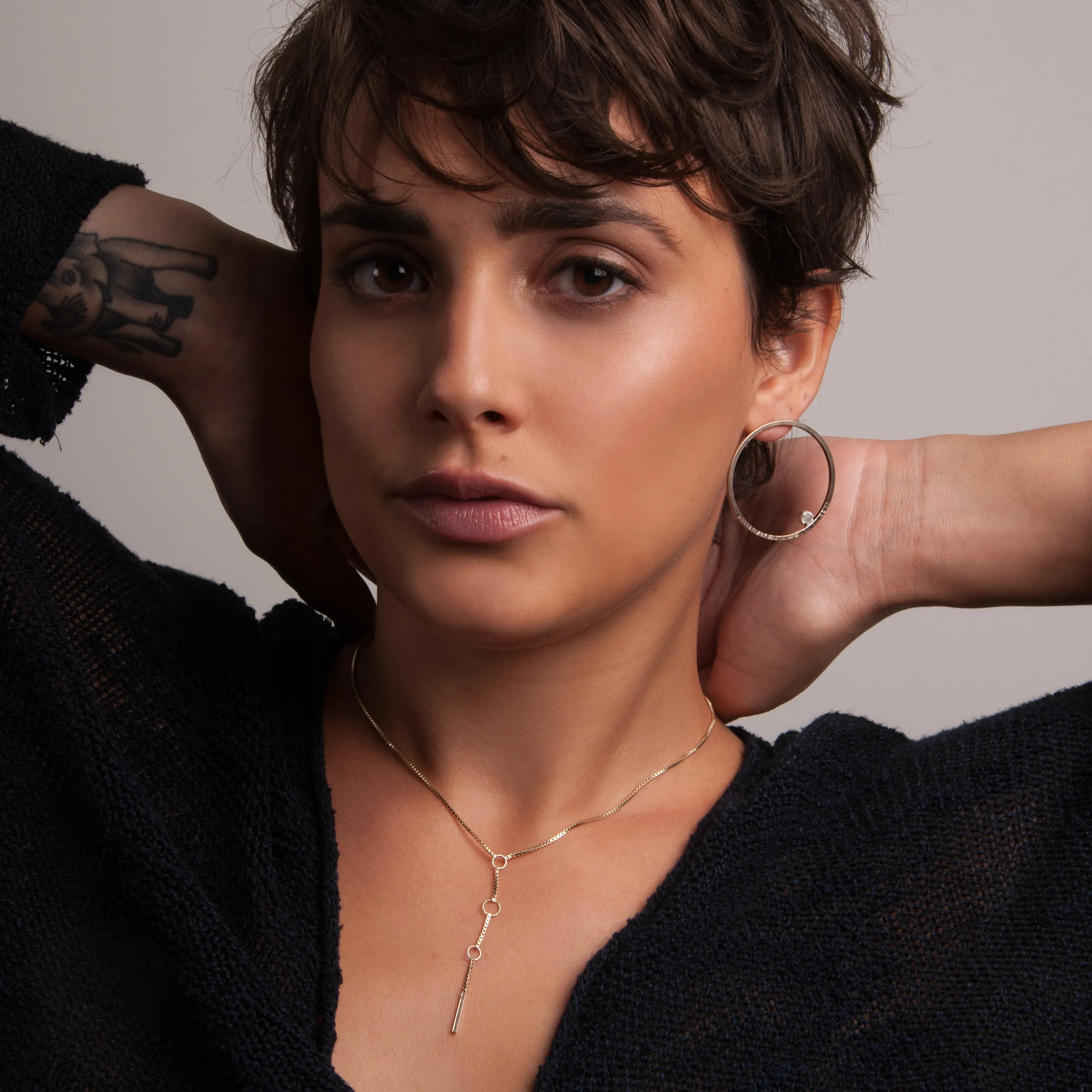 MOMENT EARRING