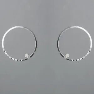 MOMENT EARRING