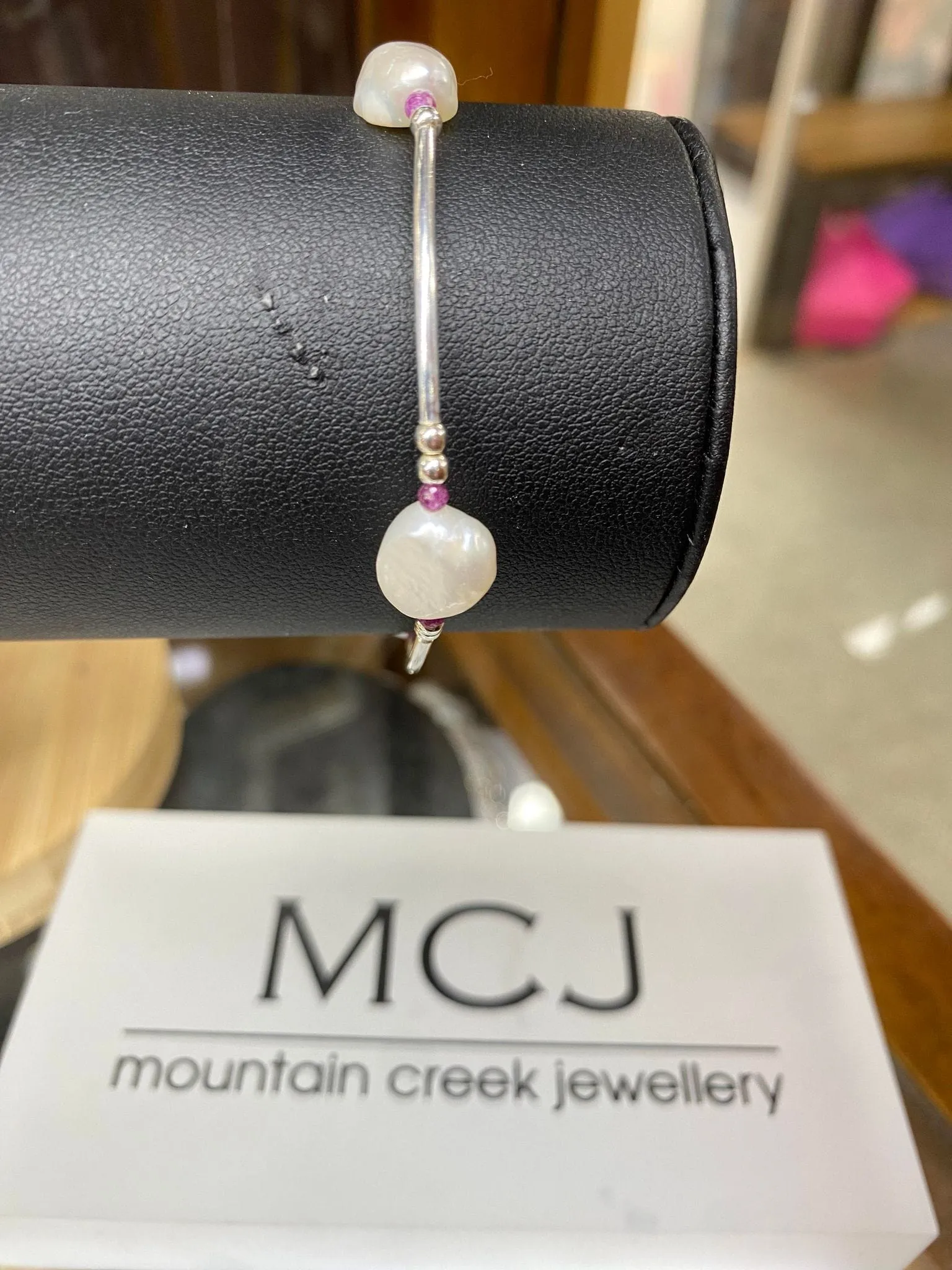 Mountain Creek Jewellery Bracelet Pearl and Garnet