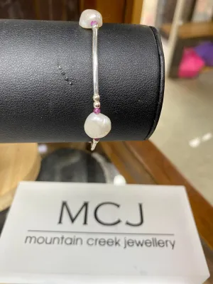 Mountain Creek Jewellery Bracelet Pearl and Garnet