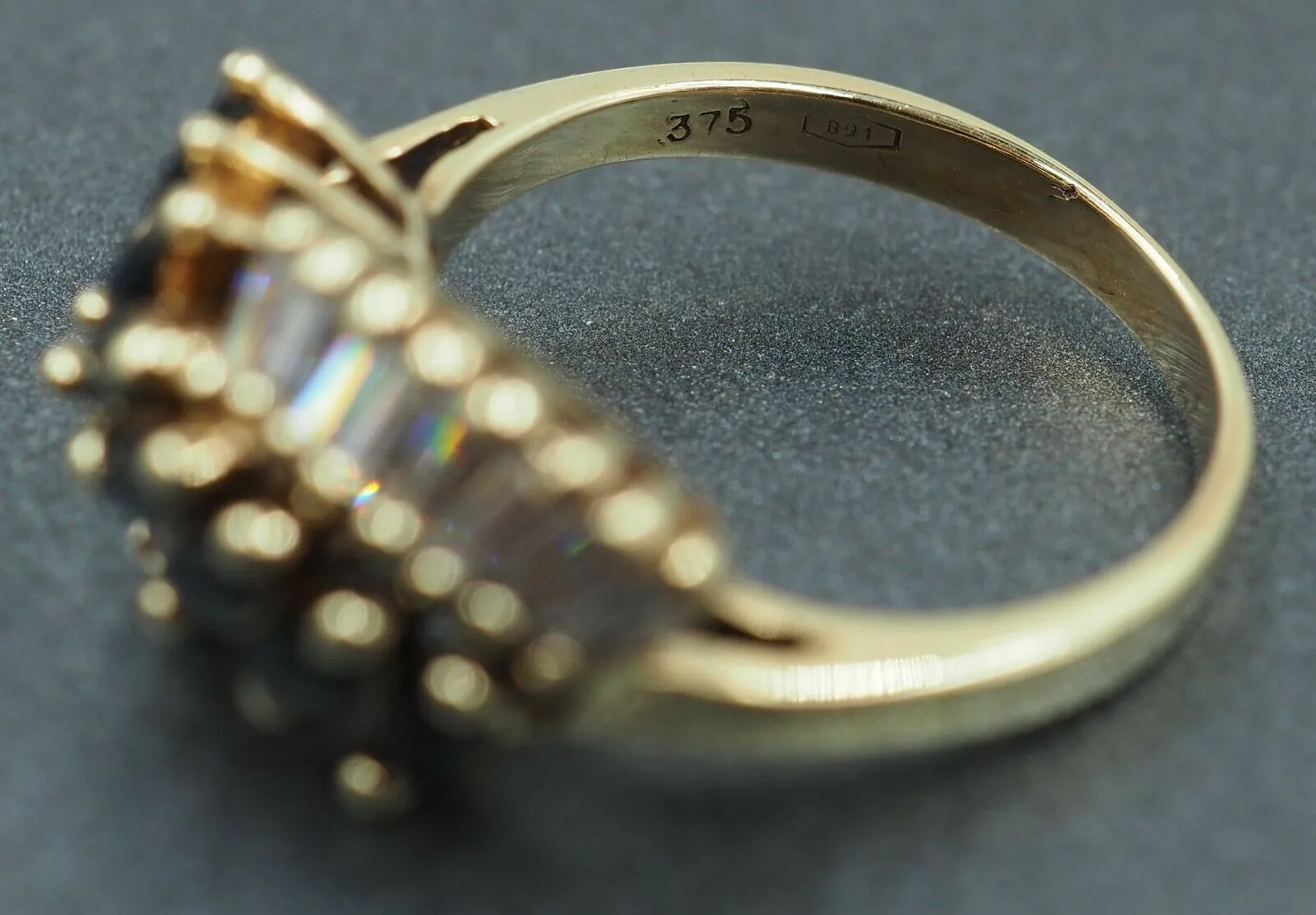 Sapphire & Cubic Zirconia 9ct Yellow Gold Ring