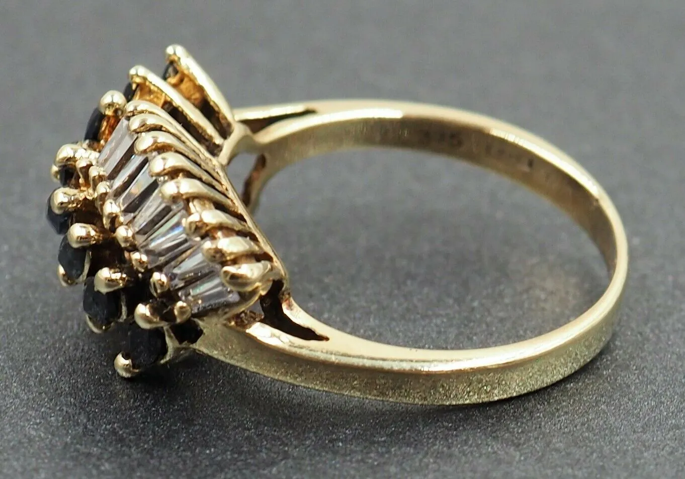 Sapphire & Cubic Zirconia 9ct Yellow Gold Ring