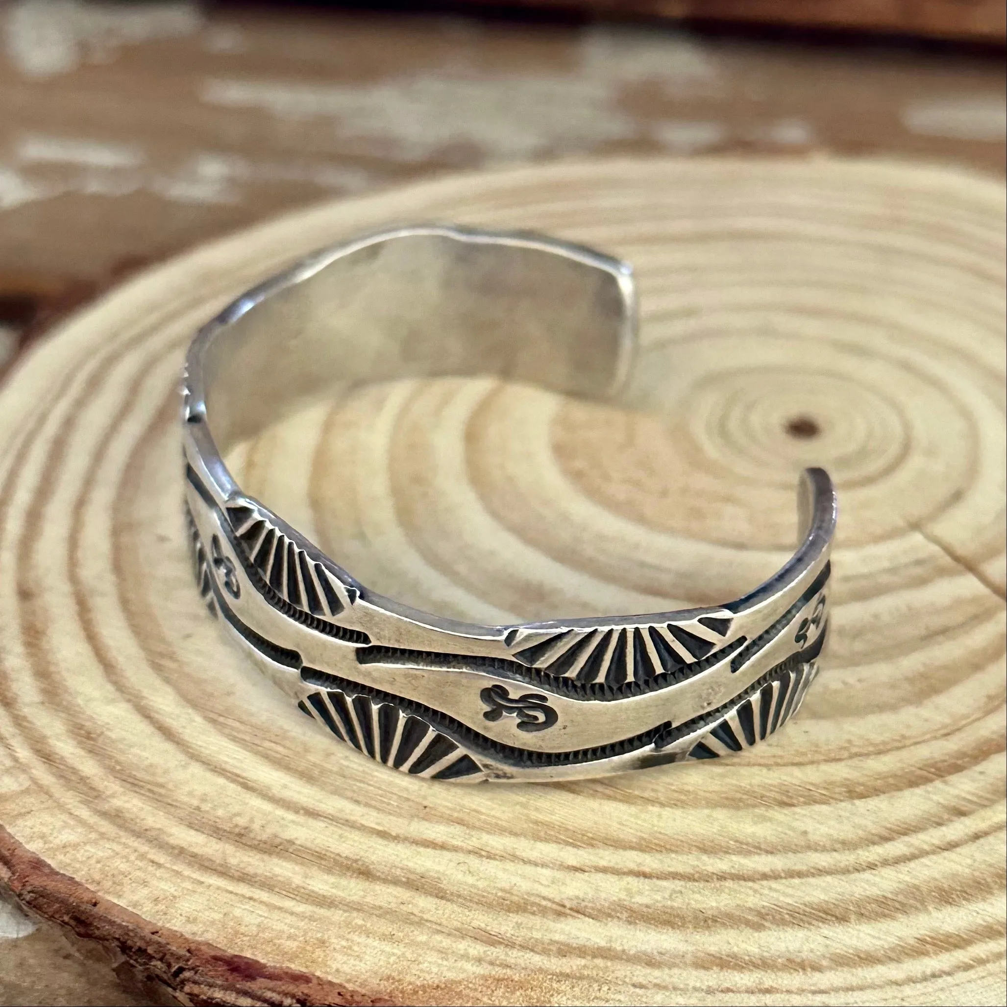 SILVER RIVER Sterling Silver Overlay Lizard Hopi Style Cuff 32g