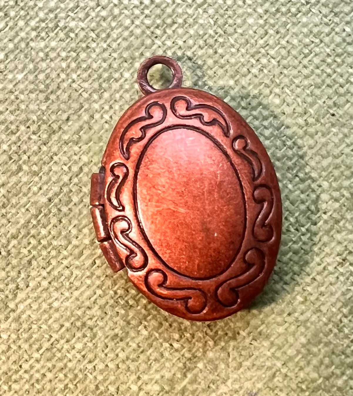 Tiny 1.3cm Lockets - Bronze or Copper Tone
