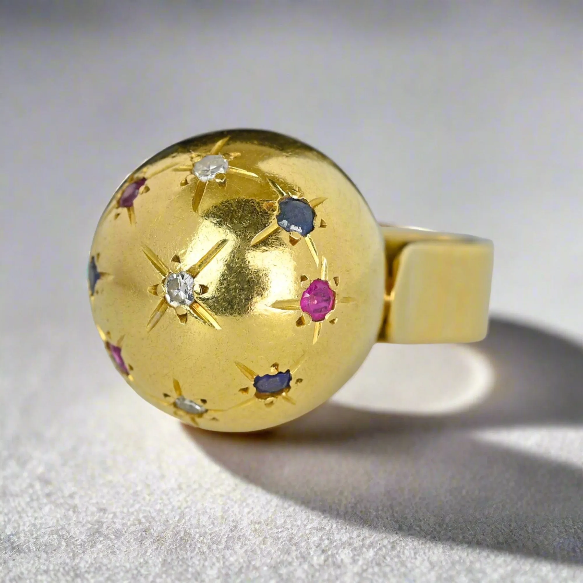 Vintage 18K Gold Star Ruby Sapphire Diamond Dome Ring