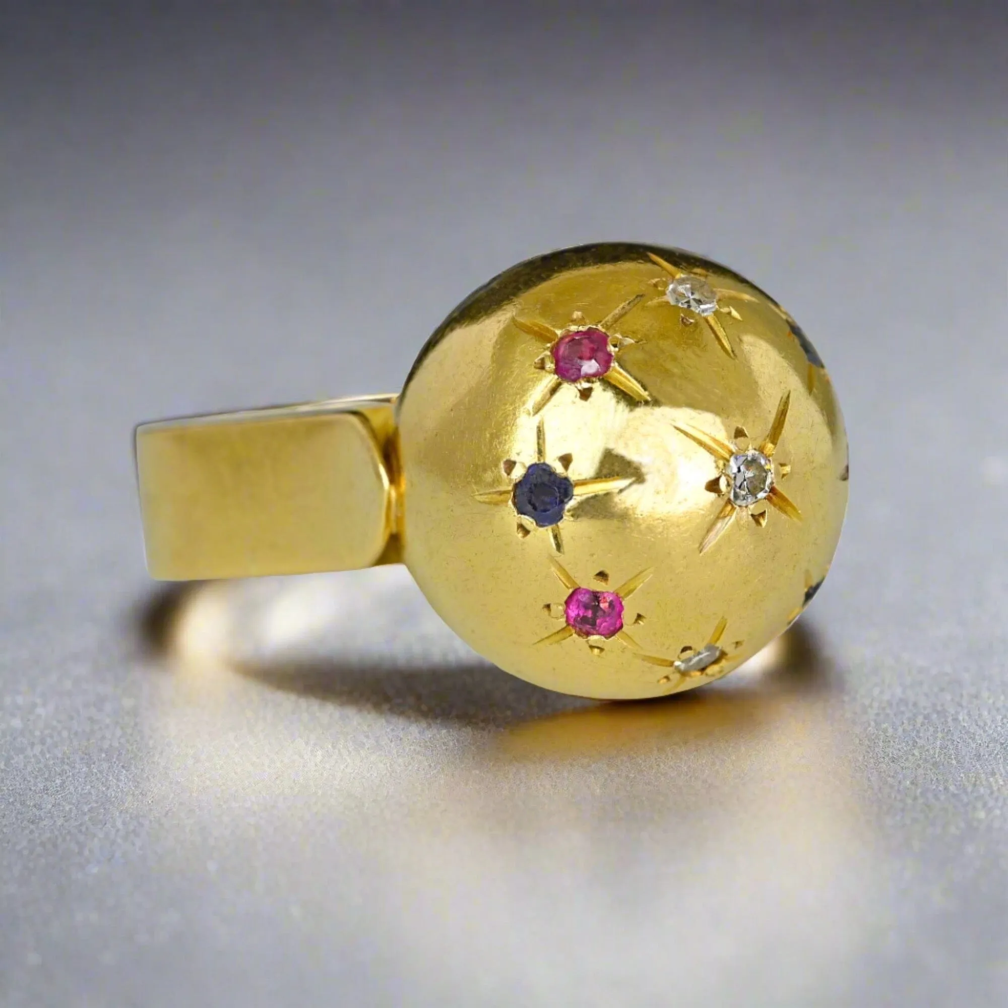 Vintage 18K Gold Star Ruby Sapphire Diamond Dome Ring